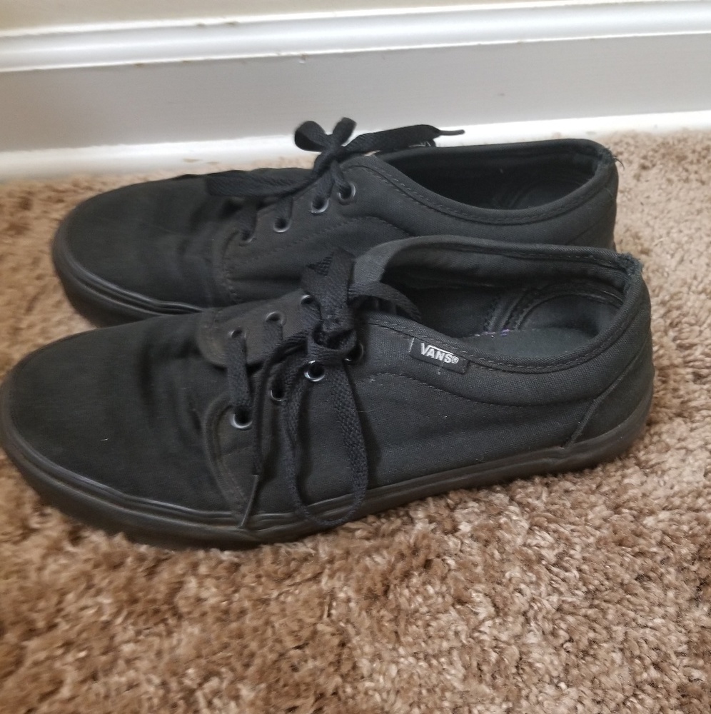 🆑 3 for 20🆑 All Black Vans